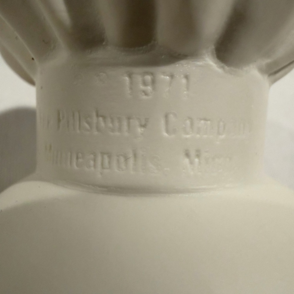 1971 Vintage Pillsbury Doughboy White Vinyl Figure with Blue Details - Picture 3 of 4